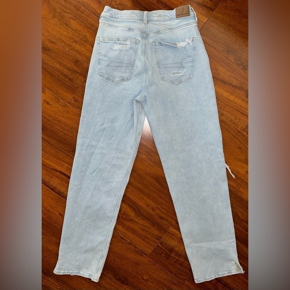 American Eagle Strigid Super High-Rise Baggy Straight Jeans - Picture 9 of 9